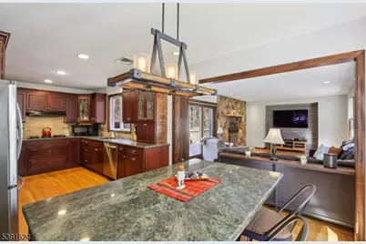 4 Ledgewood Trl, Kinnelon, NJ 07405 - Photo 13