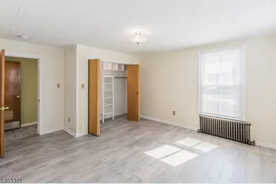 26 Schooleys Mountain Rd, Washington Township, NJ 07853 - Photo 9