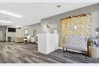 97 Newport Ave, Franklin Township, NJ 08873 - Photo 5