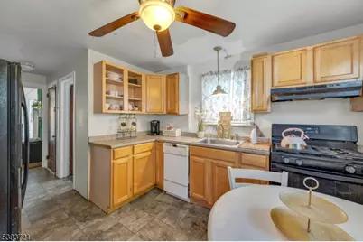 307 Eastern Pkwy, Newark, NJ 07106 - Photo 13