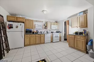 38 Fox St, Phillipsburg, NJ 08865 - Photo 9