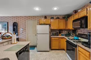 25 Mayer Dr, Clifton, NJ 07012 - Photo 15