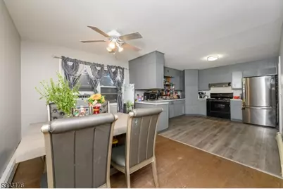 1037 Hamilton St, Franklin Township, NJ 08873 - Photo 7