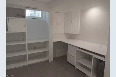 13 Shrump Pl, West Orange Township, NJ 07052 - Photo 9