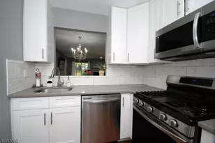 405 Porter Way, Bridgewater, NJ 08807 - Photo 3