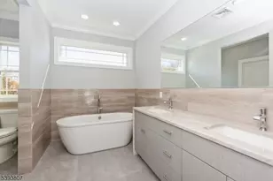 8 Gregory Rd, Springfield, NJ 07081 - Photo 11