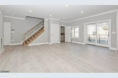 8 Gregory Rd, Springfield, NJ 07081 - Photo 7