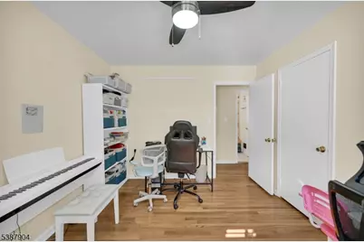 30 Shrewsbury Dr, Livingston, NJ 07039 - Photo 17