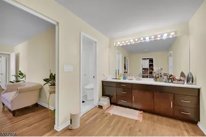 30 Shrewsbury Dr, Livingston, NJ 07039 - Photo 13