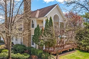 601 Lindabury Ln, Tewksbury Township, NJ 07979 - Photo 1