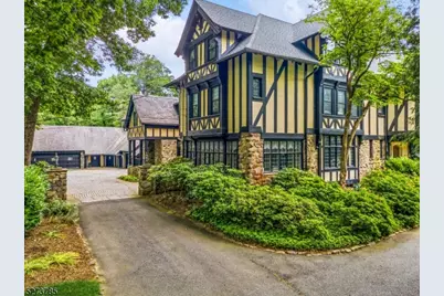 131 Rensselaer Rd, Essex Fells, NJ 07021 - Photo 9