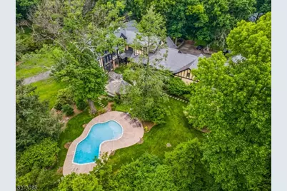 131 Rensselaer Rd, Essex Fells, NJ 07021 - Photo 5