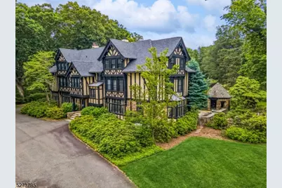 131 Rensselaer Rd, Essex Fells, NJ 07021 - Photo 3