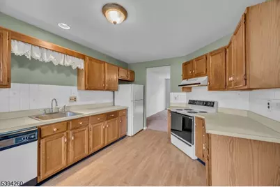 180 Hollow Oak Ct, Hillsborough Township, NJ 08844 - Photo 9