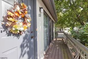 227 Arrowood Way, Bernards Township, NJ 07920 - Photo 3