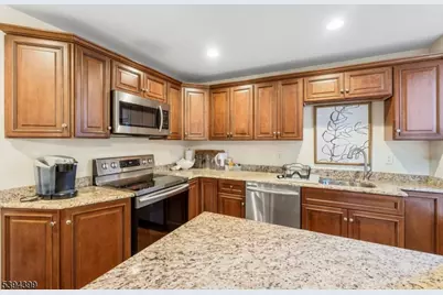 50 Glenwood Ave Unit 505, Jersey City, NJ 07306 - Photo 7