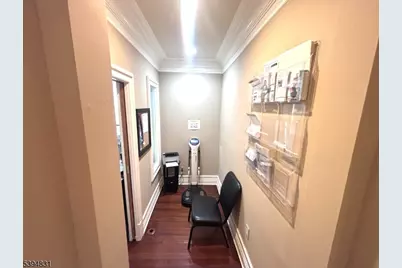 4 Perry St, Morristown, NJ 07960 - Photo 17