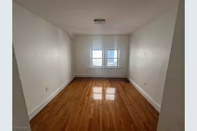 68 Danforth Ave, Jersey City, NJ 07305 - Photo 5