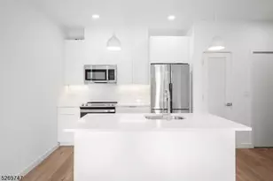 25 Freeway Dr, East Orange, NJ 07018 - Photo 9