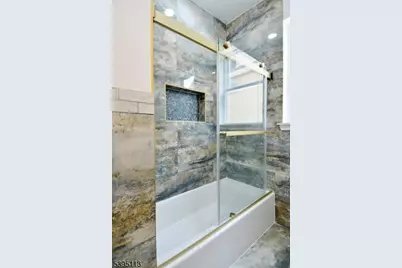 92 W 6th St, Bayonne, NJ 07002 - Photo 37