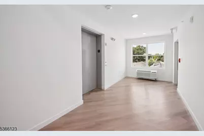 369 18th Ave #404, Newark, NJ 07108 - Photo 17