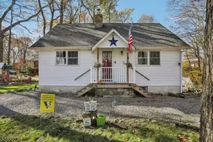 10 Anawa Rd, Vernon, NJ 07422 - Photo 1