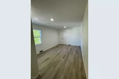 109 E Park Ave, Hamilton Township, NJ 08610 - Photo 5