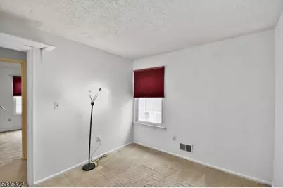 258 Kempsey Dr, North Brunswick Township, NJ 08902 - Photo 13