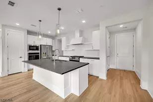 127 Myrtle Rd, Warren Township, NJ 07059 - Photo 3