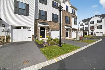 9 Saw Mill Cir, Hackettstown, NJ 07840 - Photo 3