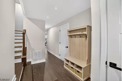 9 Saw Mill Cir, Hackettstown, NJ 07840 - Photo 5