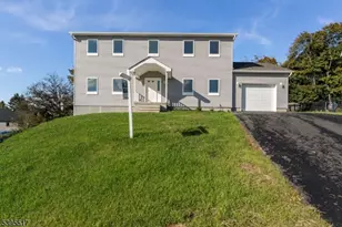 5 Heather Hill Rd, Washington Boro, NJ 07882 - Photo 1