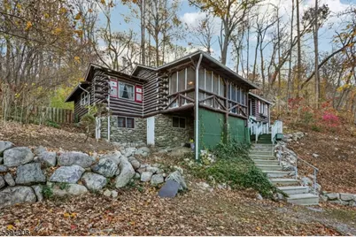 47 Lakeside Dr, Vernon, NJ 07461 - Photo 1