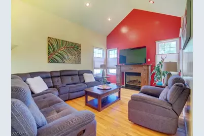 35 College Avenue, East Orange, NJ 07017 - Photo 7