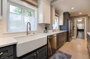 517 Berkeley Ave, Orange, NJ 07050 - Photo 5