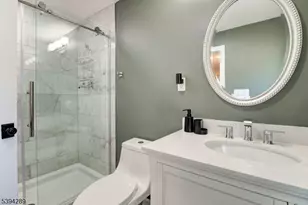 517 Berkeley Ave, Orange, NJ 07050 - Photo 13