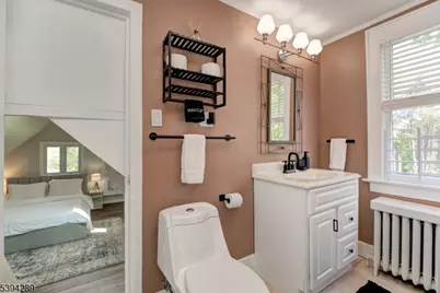 517 Berkeley Ave, Orange, NJ 07050 - Photo 19