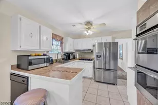 19 Winston Dr, Franklin Township, NJ 08873 - Photo 13