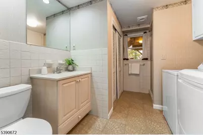 13 Glutting Pl, East Hanover Township, NJ 07936 - Photo 21