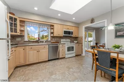 13 Glutting Pl, East Hanover Township, NJ 07936 - Photo 11