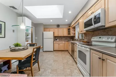 13 Glutting Pl, East Hanover Township, NJ 07936 - Photo 13