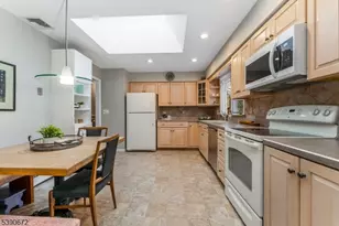 13 Glutting Pl, East Hanover Township, NJ 07936 - Photo 13