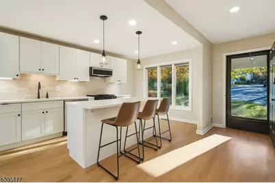 16 Minnisink Dr, Roseland, NJ 07068 - Photo 3