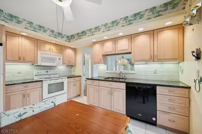 2 Berkley Ln, Bedminster Township, NJ 07921 - Photo 17