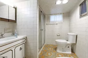 14 Laurel Ave, Clifton, NJ 07012 - Photo 39