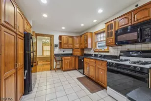 14 Laurel Ave, Clifton, NJ 07012 - Photo 15