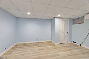 14 Laurel Ave, Clifton, NJ 07012 - Photo 37