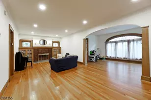 14 Laurel Ave, Clifton, NJ 07012 - Photo 9