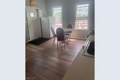 329 Wagaraw Rd #10, Hawthorne, NJ 07506 - Photo 3