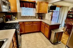 36 Deer Path Dr, Mount Olive, NJ 07836 - Photo 3